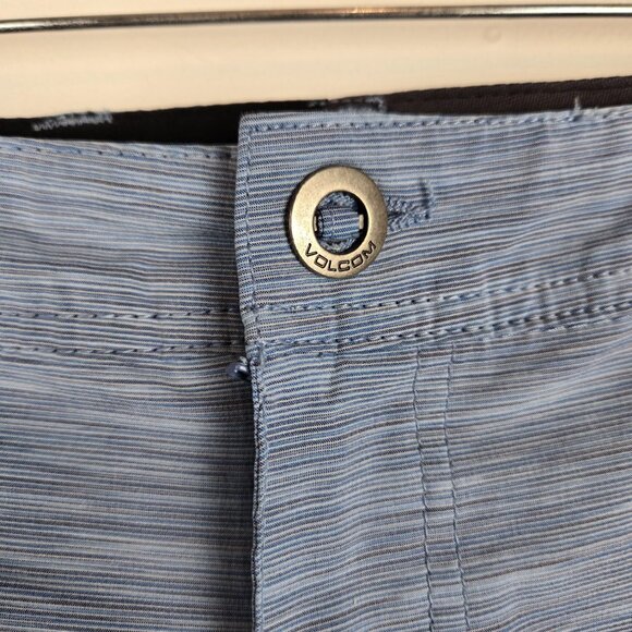 Volcom Mens Shorts Size 32‎ Blue Striped Casual Hybrid Beach Outdoor Skater - Picture 8 of 12